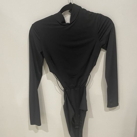 Tops - 🔥SEND OFFERS🔥 Open back bodysuit
